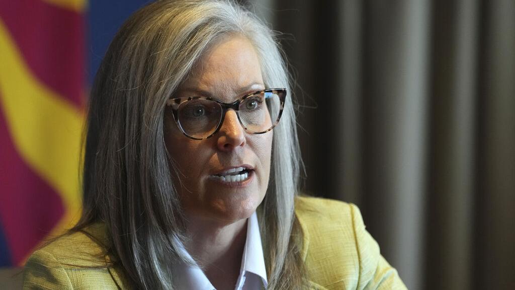 Governor warns Arizona can't fill gap if food stamp funds dry up next week